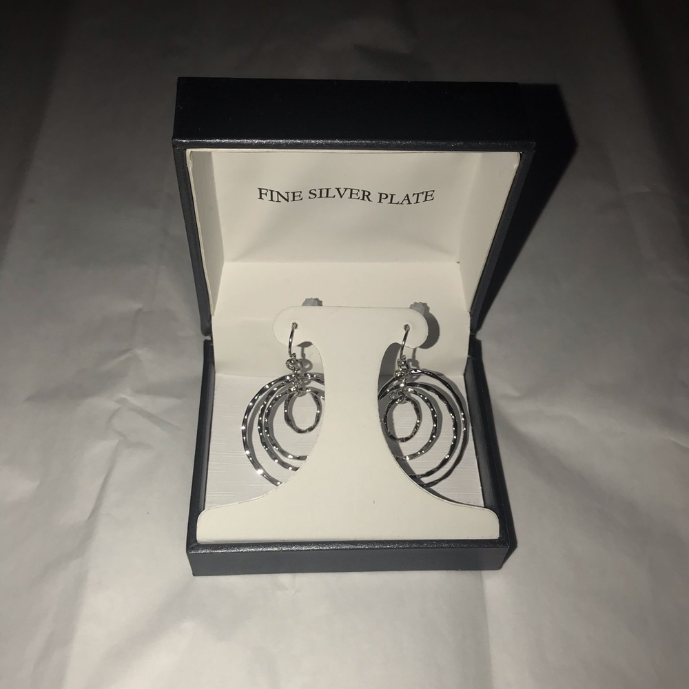 Earrings - Picture 2 of 3